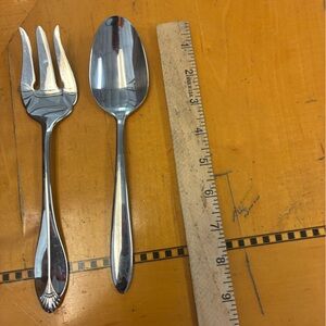 Oneida Stainless Steel Fork and Spoon Set